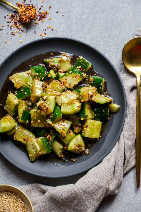 Asiatischer Gurkensalat mit Chili